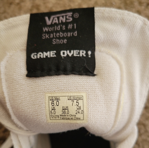 Vans Nintendo Sk8 Size 6 Men 7.5 Ladies NWT - Picture 5 of 6